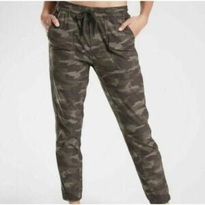 Athleta Camo Jogger Pants "Farallon" Size 4 Midrise Dark Gray Olive Green Crop